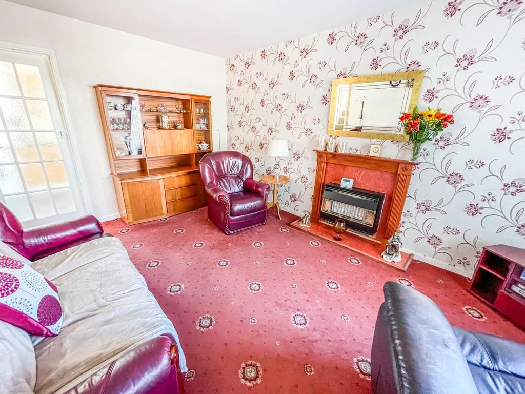 Leafield Close, Coventry 3 bed semidetached house £255,000