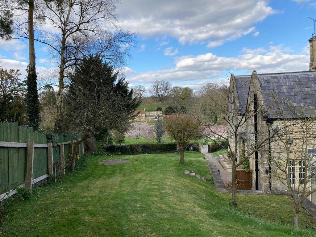 4 Main Street Garden 3.jpg