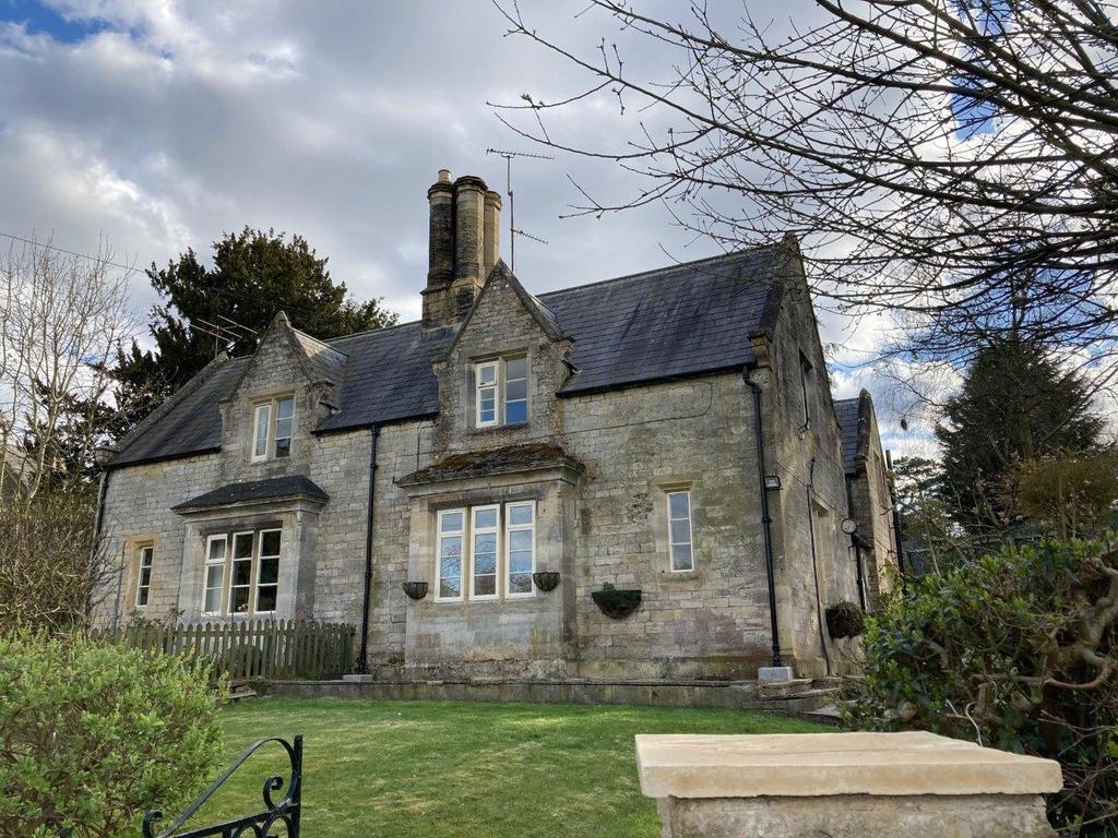 4 Main St Stoke Front.jpg