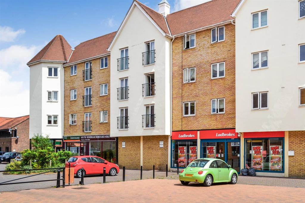 Trinity Row, South Woodham Ferrers 2 bed apartment £750 pcm (£173 pw)
