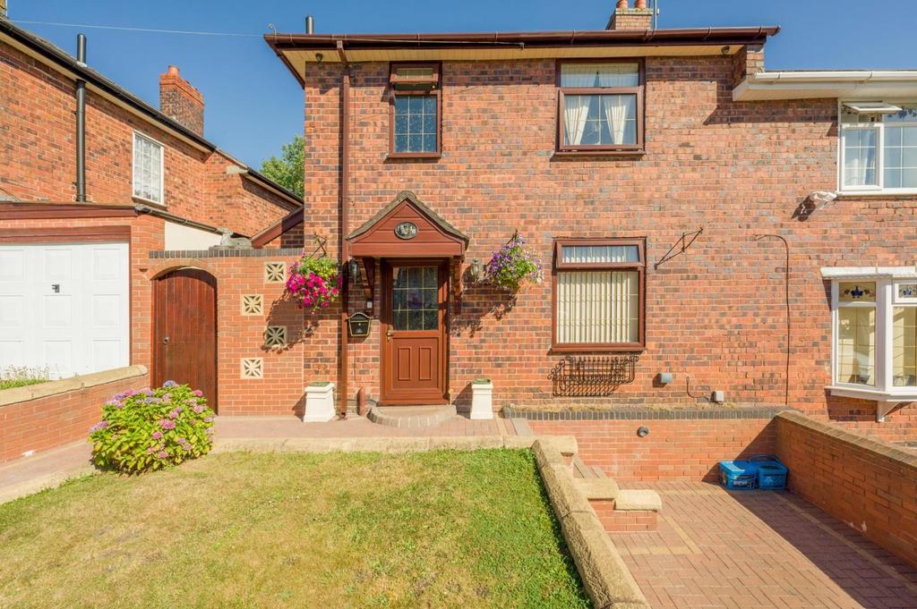 Boundary Hill Gornal 3 Bed Semi Detached House For Sale £220 000