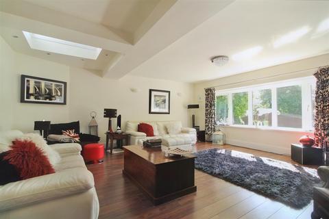 undefined, Wood Nook, Denby Dale, Huddersfield, HD8 8RR