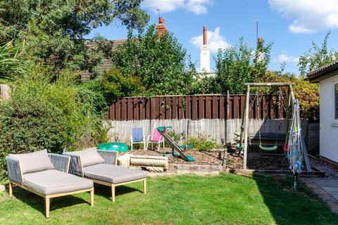 46 Hull Road, Withernsea, HU19 2EG