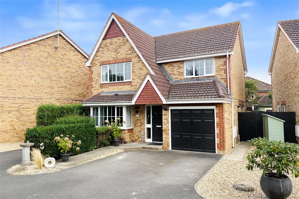 Close, Littlehampton, West Sussex 4 bed detached house for sale