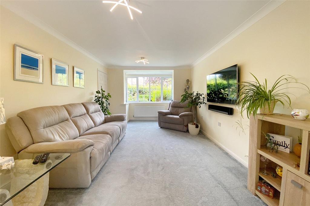 Close, Littlehampton, West Sussex 4 bed detached house £495,000