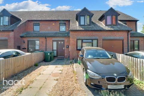 3 bedroom terraced house for sale - Evergreen Way, Staines-Upon-Thames