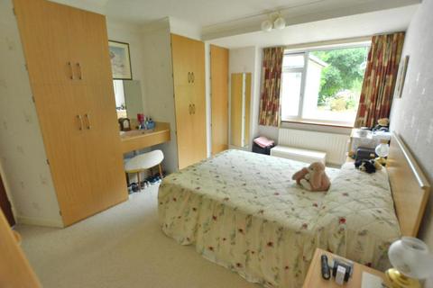 8 Clarendon Close, Broadstone, BH18 9HR