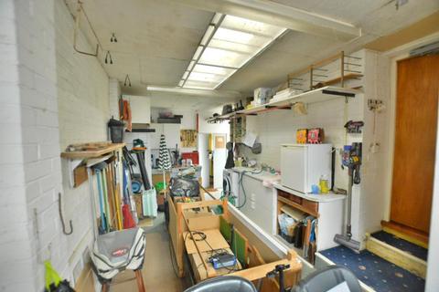 8 Clarendon Close, Broadstone, BH18 9HR