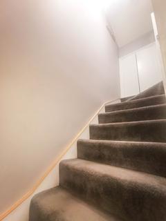 79h Raydons Road, Dagenham, RM9 5JL