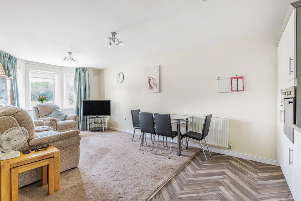 Sycamore Avenue, Bingley, West Yorkshire, BD16 2 bed apartment £130,000