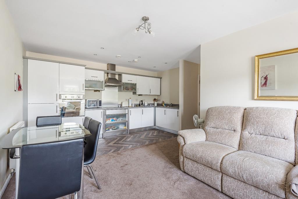 Sycamore Avenue, Bingley, West Yorkshire, BD16 2 bed apartment £130,000