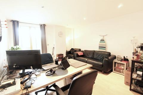 2 bedroom flat for sale, CROMWELL COURT, 10 BOWMAN LANE, LEEDS, LS10