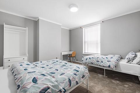 7 Trentham Row, Leeds, LS11 6HU