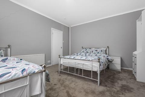 7 Trentham Row, Leeds, LS11 6HU