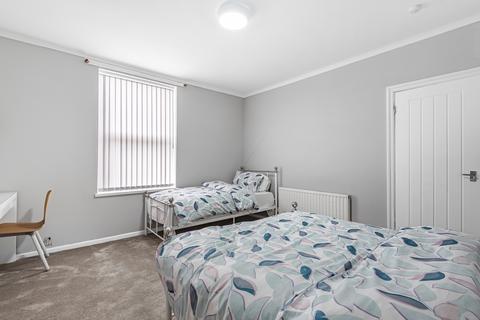 7 Trentham Row, Leeds, LS11 6HU
