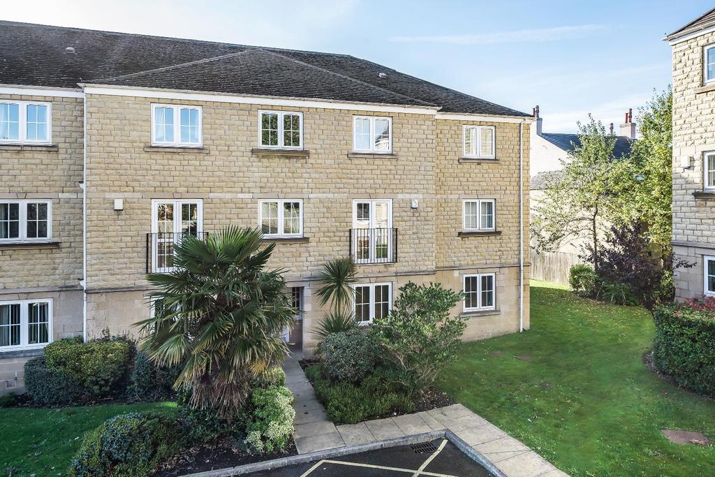 Britannia Mews, Pudsey, West Yorkshire, LS28 2 bed flat £120,000