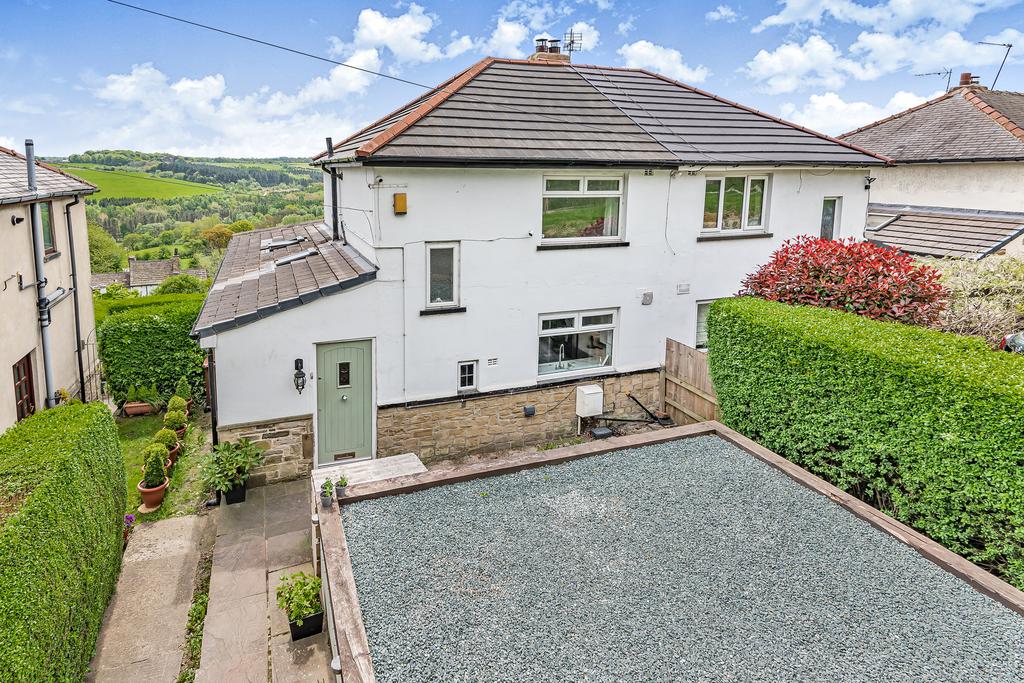 Bankhouse, Pudsey, West Yorkshire, LS28 4 bed house for sale £400,000