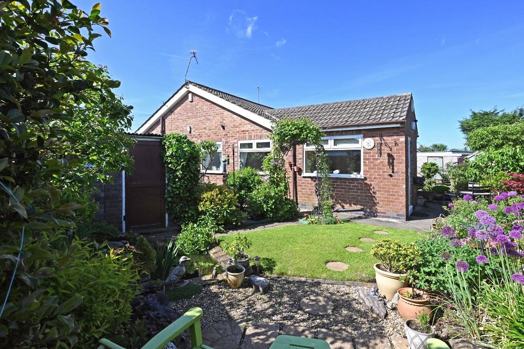 Heather Croft, Huntington, York, YO31 2 bed bungalow £225,000