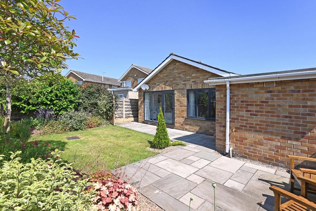 Yarburgh Way, Badger Hill, York, YO10 3 bed bungalow £350,000