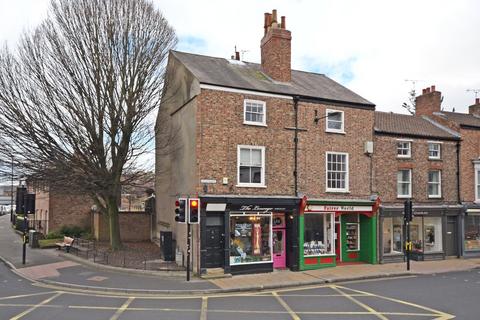 4 bedroom house for sale, Gillygate, York, YO31