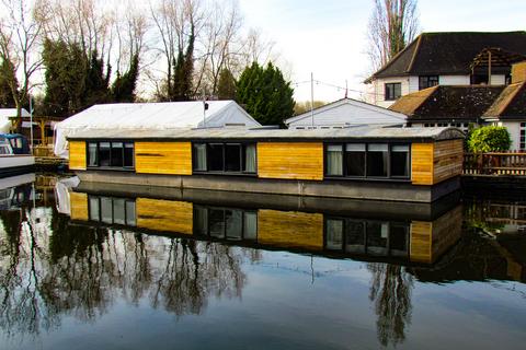 2 bedroom houseboat for sale - Dockett Eddy, Chertsey KT16