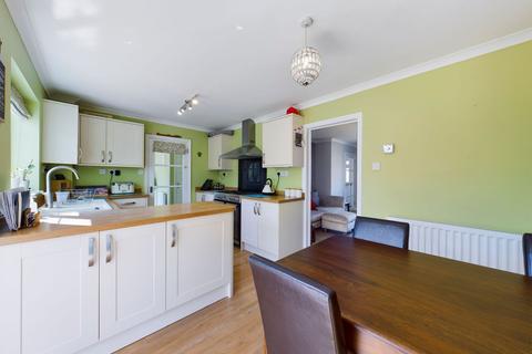 4 bedroom semi-detached house for sale - Mills Close, Earls Barton, Northampton NN6 0RA