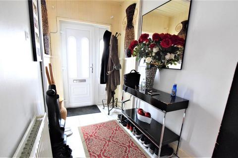 4 bedroom end of terrace house for sale, Sylvan Avenue, Chadwell Heath, RM6