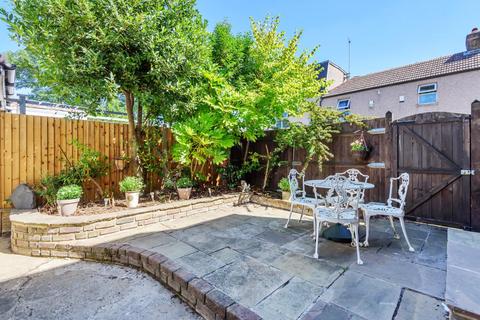 14 Devonshire Square, Bromley, BR2 9HX