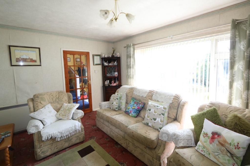 Maes Hyfryd, Bryncrug LL36 4 bed terraced house for sale £160,000