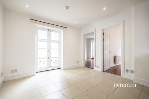 3 bedroom flat to rent, Loftus Road, Shepherds Bush, London, W12