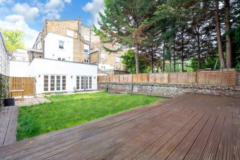 3 bedroom flat to rent, Loftus Road, Shepherds Bush, London, W12