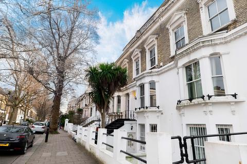 3 bedroom flat to rent, Loftus Road, Shepherds Bush, London, W12