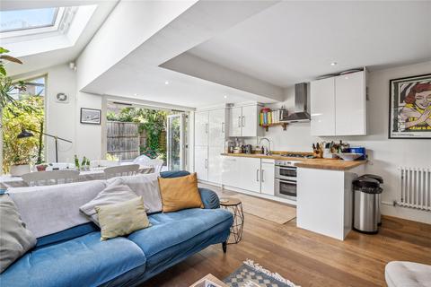 2 bedroom apartment to rent, Elspeth Road, SW11