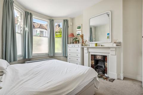 2 bedroom apartment to rent, Elspeth Road, SW11