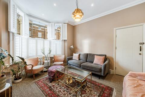2 bedroom flat to rent, Oaklands Grove, London