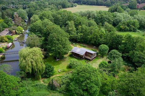 2 bedroom detached house for sale - Wey Meadows, Weybridge KT13