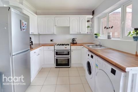 5 Thornton Road, Northampton, NN2 6LS