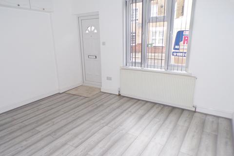 2 bedroom terraced house to rent - Plaistow, London, E13