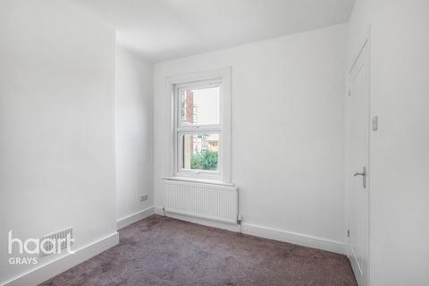17 Darnley Road, Grays, RM17 6QS