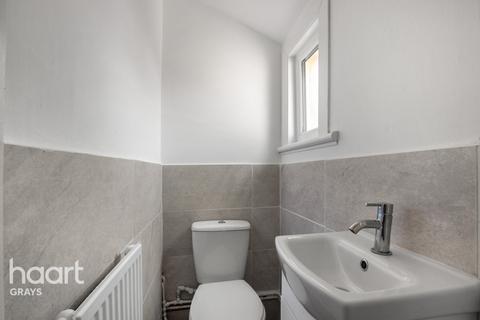 17 Darnley Road, Grays, RM17 6QS