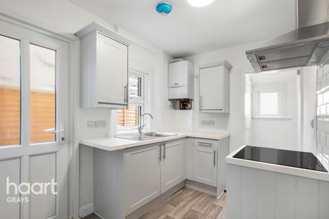 17 Darnley Road, Grays, RM17 6QS