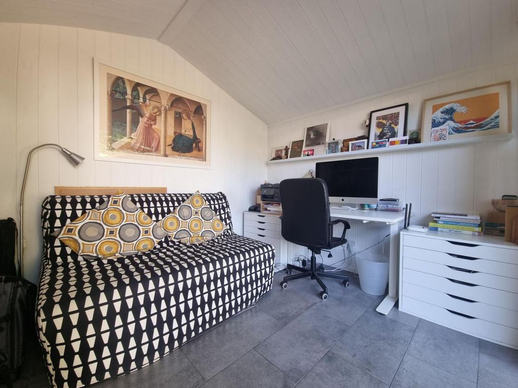 Summer house/house office