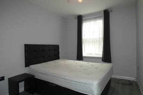 2 bedroom flat to rent, Angel Lane, Hayes