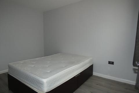 2 bedroom flat to rent, Angel Lane, Hayes