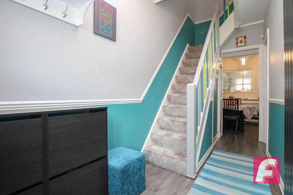 Westfield Avenue, Knutsford Estate, Watford 3 bed terraced house £525,000