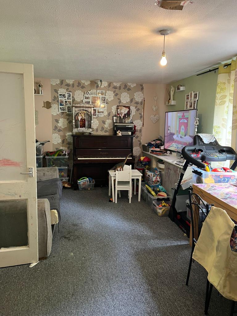 two bedroom flat to rent in hounslow