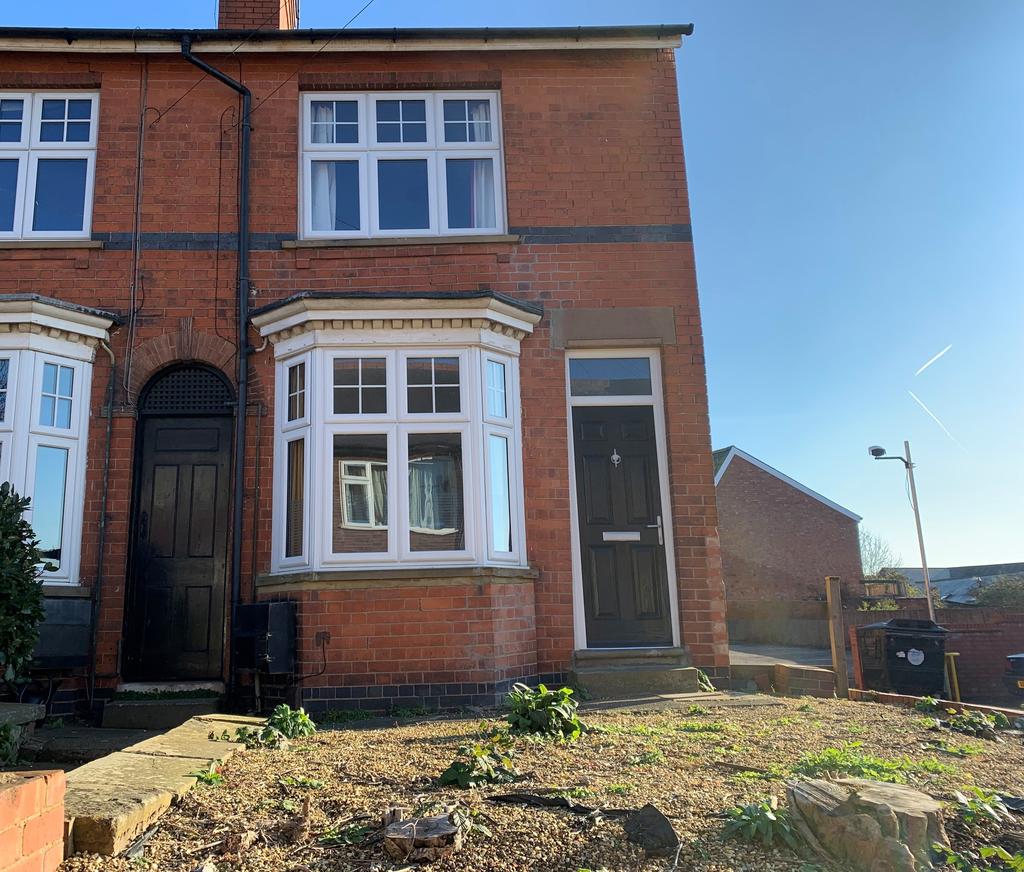 Albion Street, Oadby, Leicester LE2 3 bed end of terrace house for sale £275,000