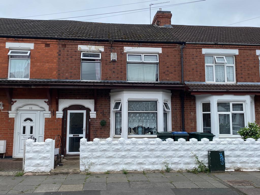37 Beresford Avenue, Foleshill... 3 bed terraced house £190,000
