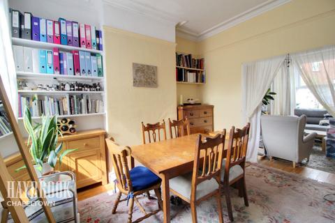 39 Coupe Road, Sheffield, S3 9DP