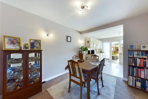 18 Cassiobury Avenue, Feltham, TW14 9JF